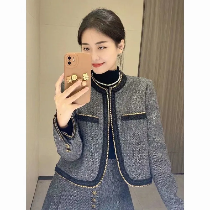 French Fragrance Set Women Advanced Spliced Round Neck Top Pleated Skirt Grey Professional Autumn Female Solid Two Piece Set
French Fragrance Set Women Advanced Spliced Round Neck Top Pleated Skirt Grey Professional Autumn Female Solid Two Piece Set