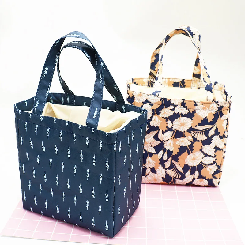 Meal bag creative student lunch picnic insulation bag beam pattern Oxford cloth lunch box bag portable lunch box bag
Meal bag creative student lunch picnic insulation bag beam pattern Oxford cloth lunch box bag portable lunch box bag