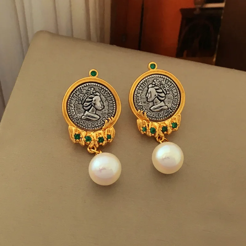 Metal Vintage Trend South Korea Latest Style Women Jewelry Fashion Wedding Party Earrings High Quality Jewelry Gift Pearl Zircon
Metal Vintage Trend South Korea Latest Style Women Jewelry Fashion Wedding Party Earrings High Quality Jewelry Gift Pearl Zircon