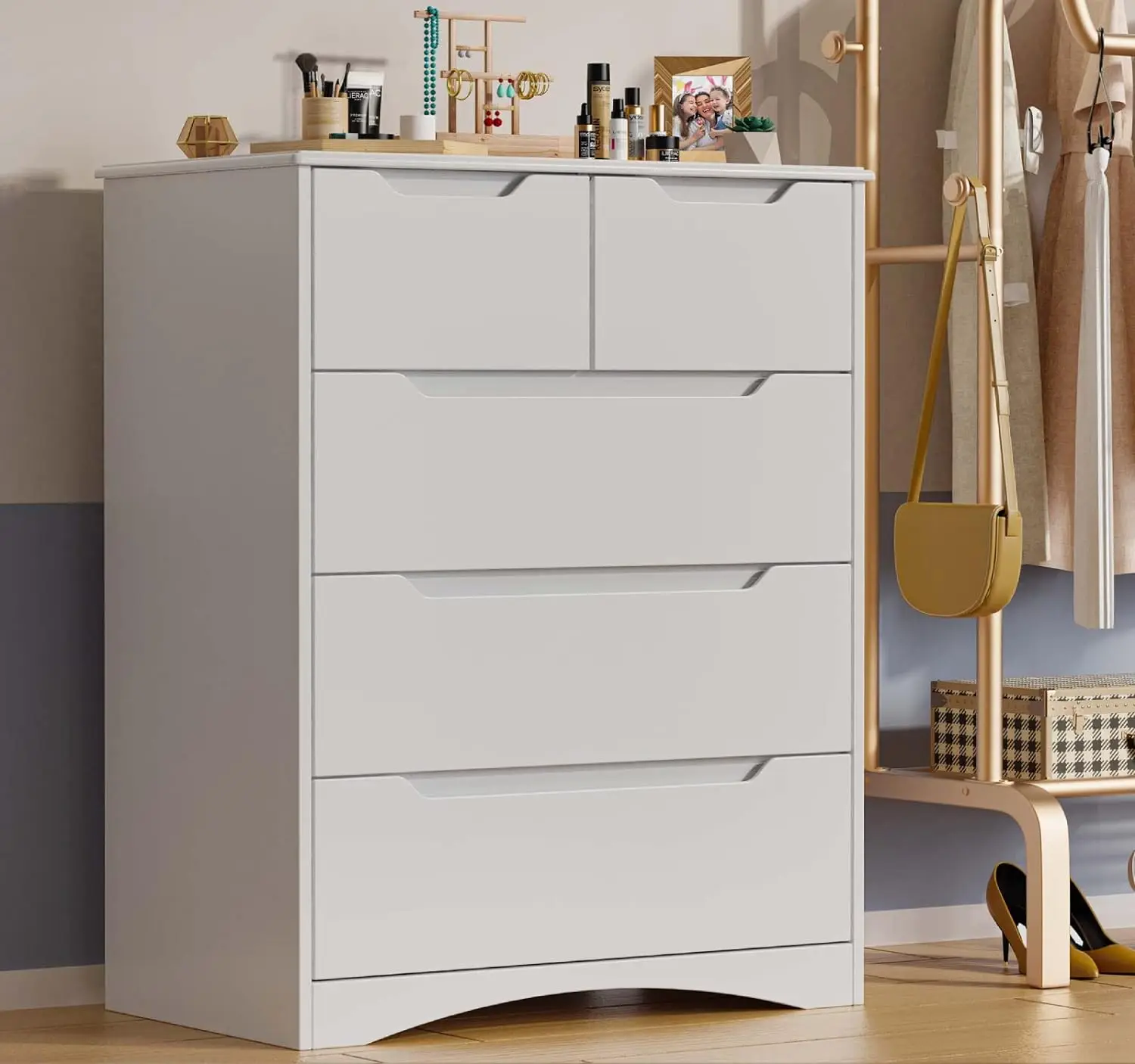 5 Drawers Chest, White Dresser for Bedroom with Large Storage Capacity, Chest of Drawers with Embedded Handle, Sturdy Device
5 Drawers Chest, White Dresser for Bedroom with Large Storage Capacity, Chest of Drawers with Embedded Handle, Sturdy Device