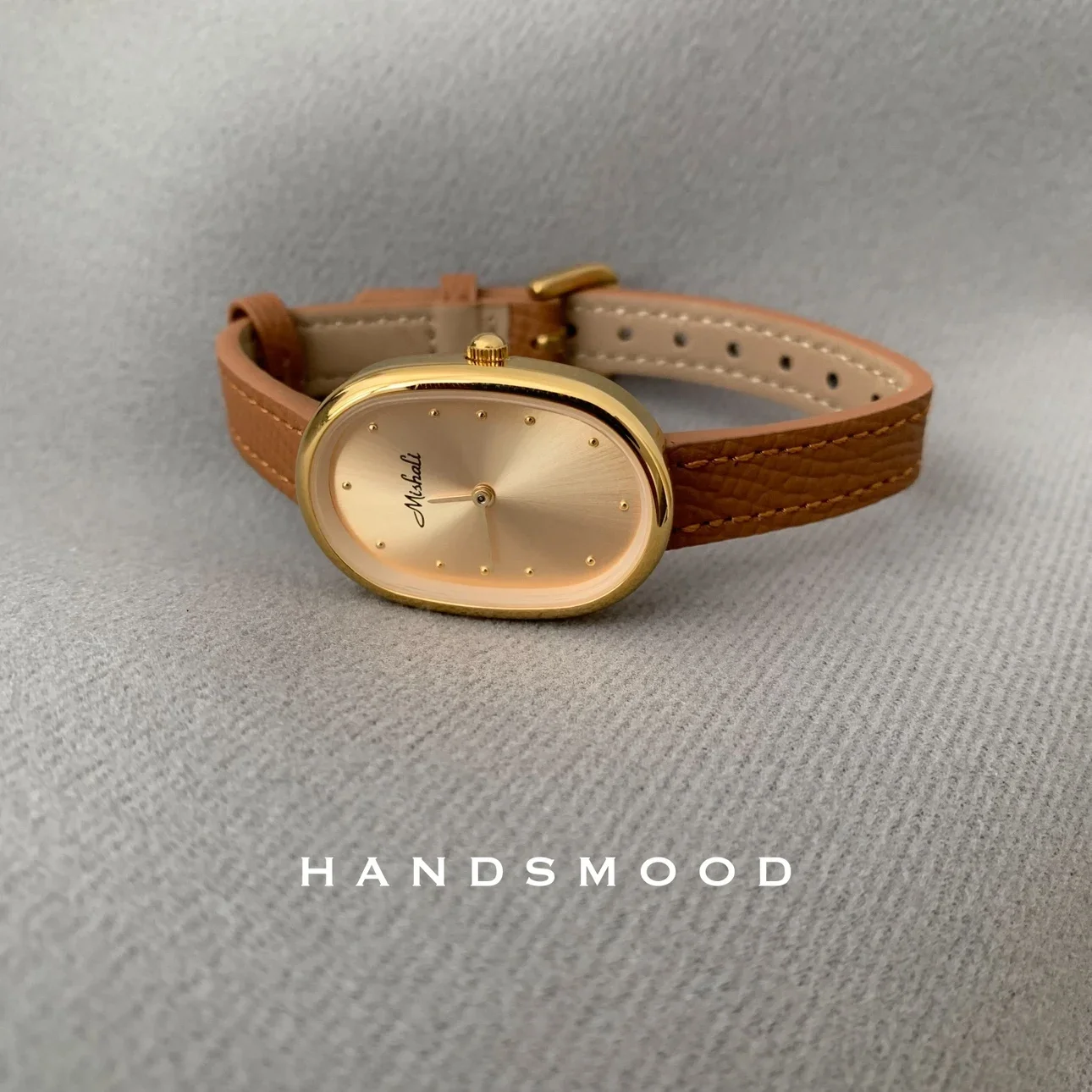 Genuine leather oval, simple and fashionable temperament, high-end feeling, fine strap quartz watch, ins women's watch
Genuine leather oval, simple and fashionable temperament, high-end feeling, fine strap quartz watch, ins women's watch