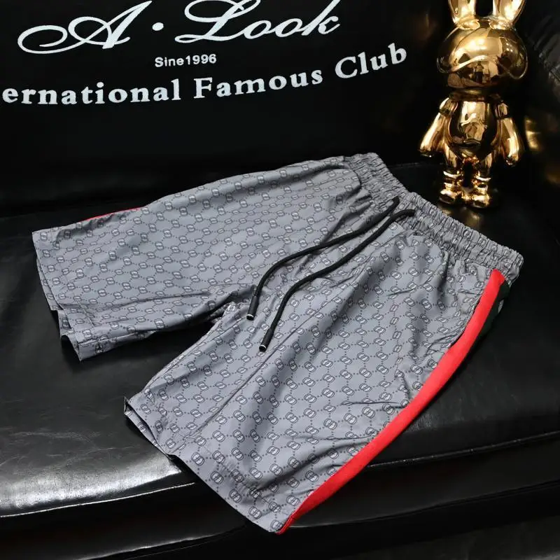 Summer new casual shorts men's fashion brand color slim youth luxury plus size five-point beach pants.
Summer new casual shorts men's fashion brand color slim youth luxury plus size five-point beach pants.