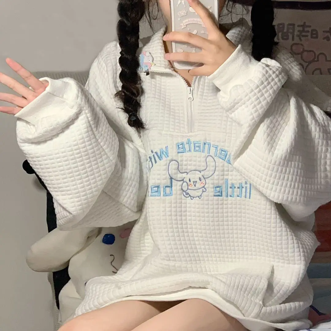 Sanrio Cute Cinnamoroll Embroidered Waffle Sweater Kawaii Fall and Winter Loose Long-Sleeved Zipper Cartoon Top Girl Anime Gift
Sanrio Cute Cinnamoroll Embroidered Waffle Sweater Kawaii Fall and Winter Loose Long-Sleeved Zipper Cartoon Top Girl Anime Gift