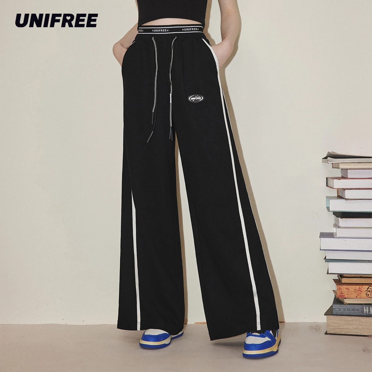 UNIFREE Casual Baggy Pants Women Vintage Oversized Hip Hop Joggers Harajuku Streetwear BF Female Sweatpants Wide Leg Trousers
UNIFREE Casual Baggy Pants Women Vintage Oversized Hip Hop Joggers Harajuku Streetwear BF Female Sweatpants Wide Leg Trousers
