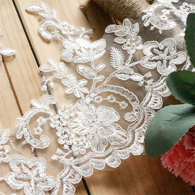 6 Yards Alencon Corded Sequins Lace Trim Scallops Flower Alencon Applique trim For Wedding Dress, Cathedral veil, Houte Couture
6 Yards Alencon Corded Sequins Lace Trim Scallops Flower Alencon Applique trim For Wedding Dress, Cathedral veil, Houte Couture