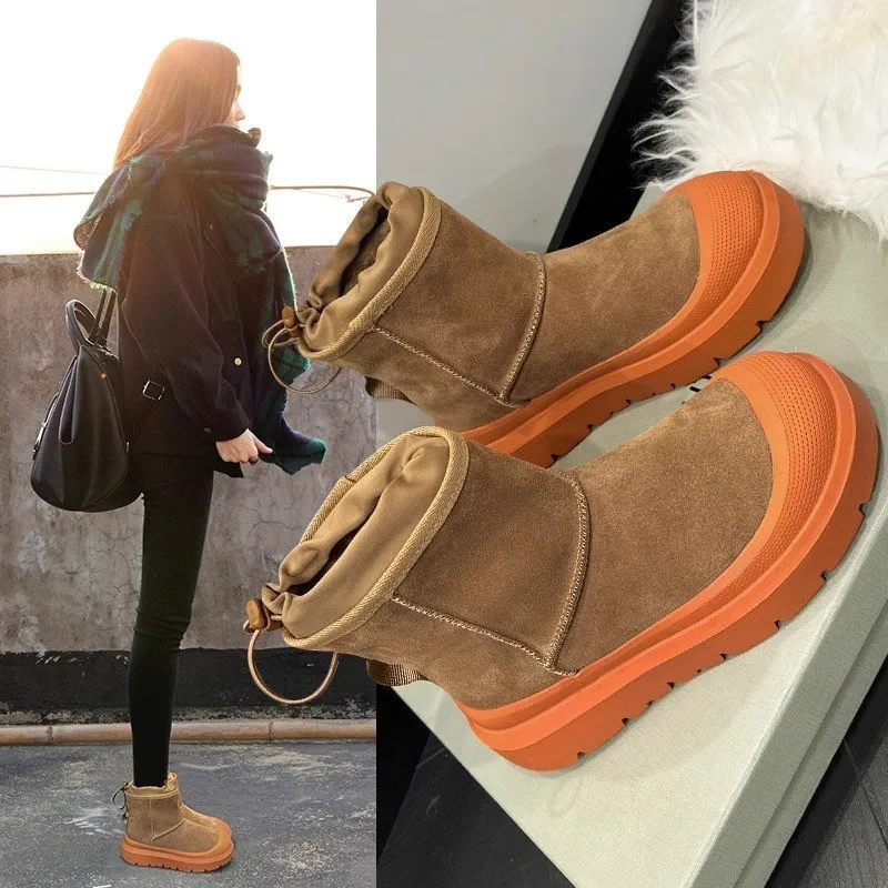 

Женские ботинки, новинка 2023, роскошная дизайнерская женская обувь с круглым носком, зимняя обувь на плоской подошве, модная австралийская плюшевая женская обувь на среднем каблуке для снега