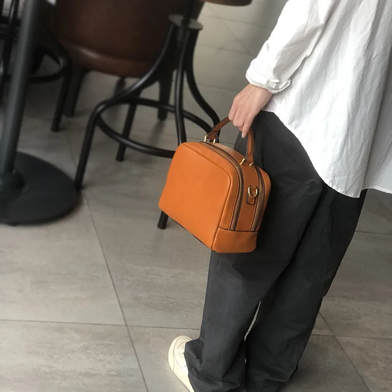 Simple casual designer natural real leather ladies handbag daily outdoor weekend shopping summer shoulder messenger bag women
Simple casual designer natural real leather ladies handbag daily outdoor weekend shopping summer shoulder messenger bag women