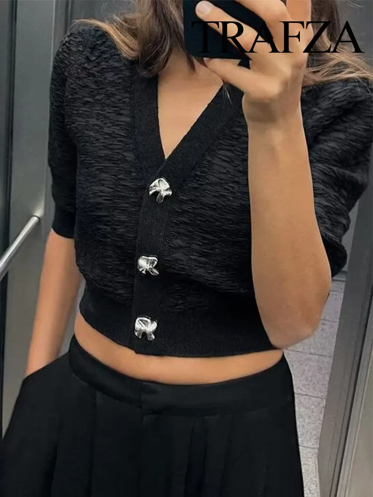 TRAFZA Spring Women's Fashion Black Textured Knitted Jacket Retro V-Neck Button Decorated Women's Long Sleeve Top Short Jacket
TRAFZA Spring Women's Fashion Black Textured Knitted Jacket Retro V-Neck Button Decorated Women's Long Sleeve Top Short Jacket