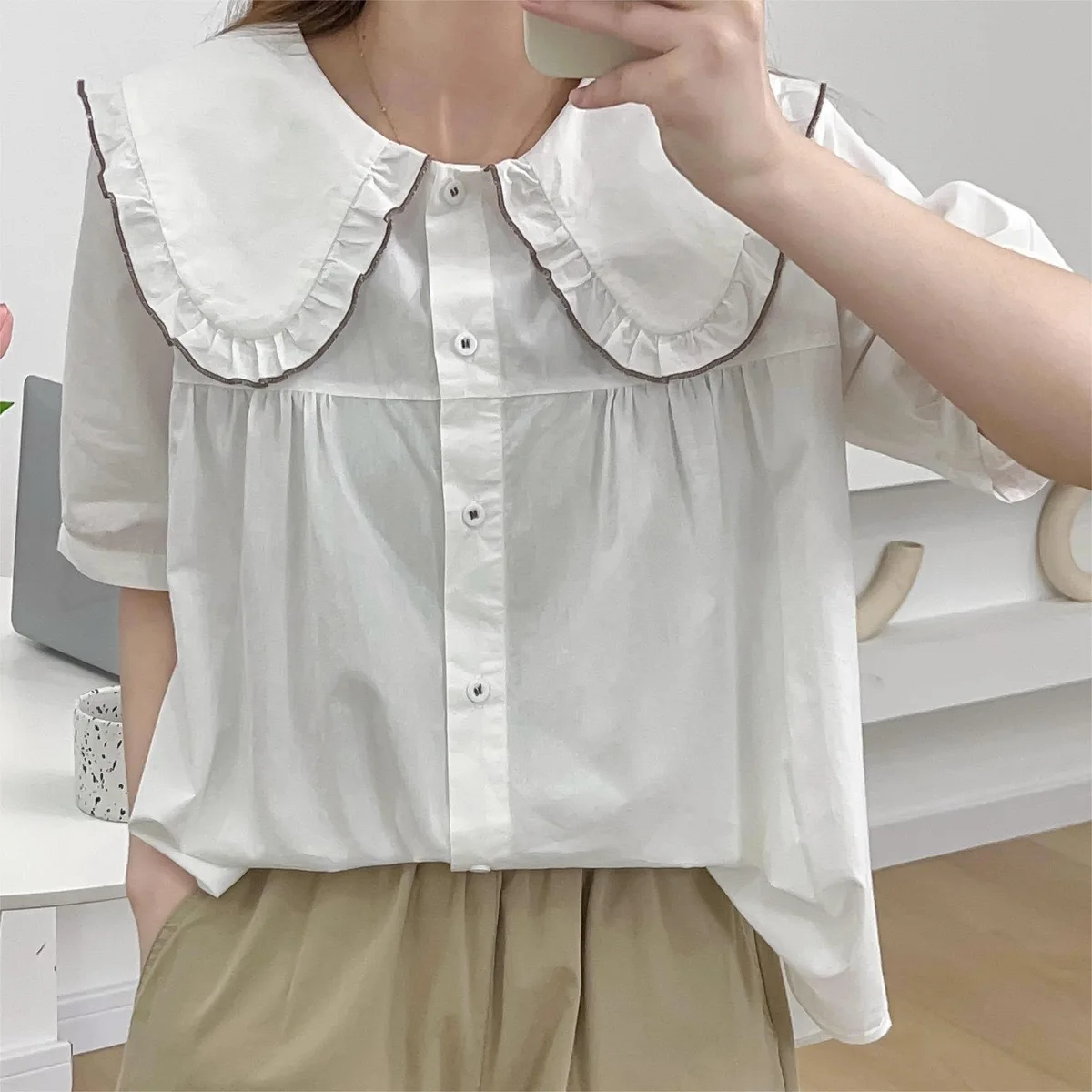 White shirt woman Korea fashion y2k style sweet peter pan collar solid tops sweet lolita clothing women's cotton shirt
White shirt woman Korea fashion y2k style sweet peter pan collar solid tops sweet lolita clothing women's cotton shirt