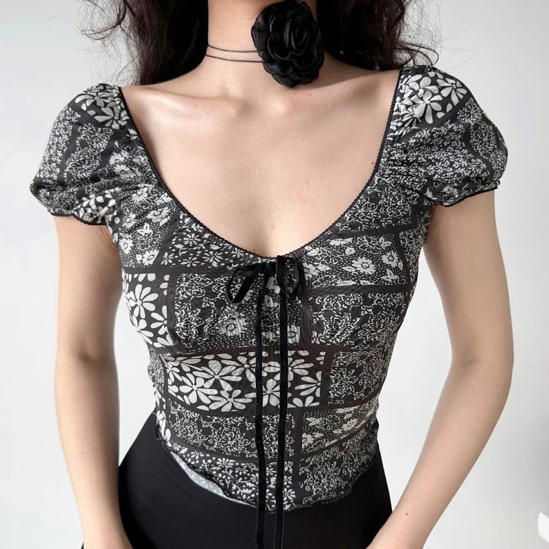 Women's Short-Sleeved T-shirt Floral V-neck with Bowknot Slim Fit European and American Style Retro Black Short Top Lace Summer
Women's Short-Sleeved T-shirt Floral V-neck with Bowknot Slim Fit European and American Style Retro Black Short Top Lace Summer