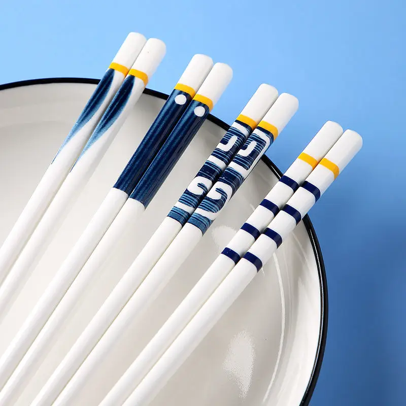 5/1Pairs Blue and White Ceramic Japanese Style Mildew-proof Chopsticks Bone Porcelain Long Sushi Household Chopsticks
5/1Pairs Blue and White Ceramic Japanese Style Mildew-proof Chopsticks Bone Porcelain Long Sushi Household Chopsticks