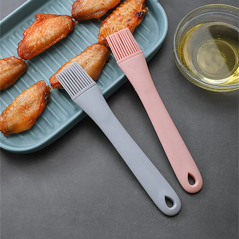 Silicone Heat-resistant Oil Brush with Hanging Hole Multifunctional Non-slip Long Handle Barbecue Brush Kitchen Baking Tools
Silicone Heat-resistant Oil Brush with Hanging Hole Multifunctional Non-slip Long Handle Barbecue Brush Kitchen Baking Tools