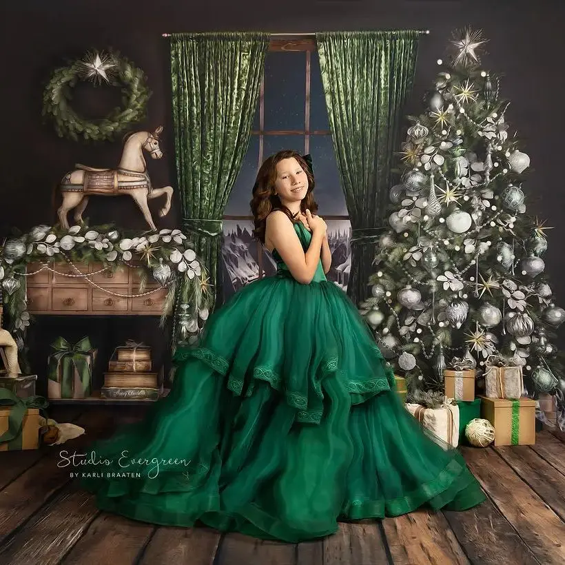 

Emerald Girls Pageant Dresses Tiered Ruffles Lace Ball Gown Children Birthday Gowns Vintage Little Kids Photoshoot Dresses