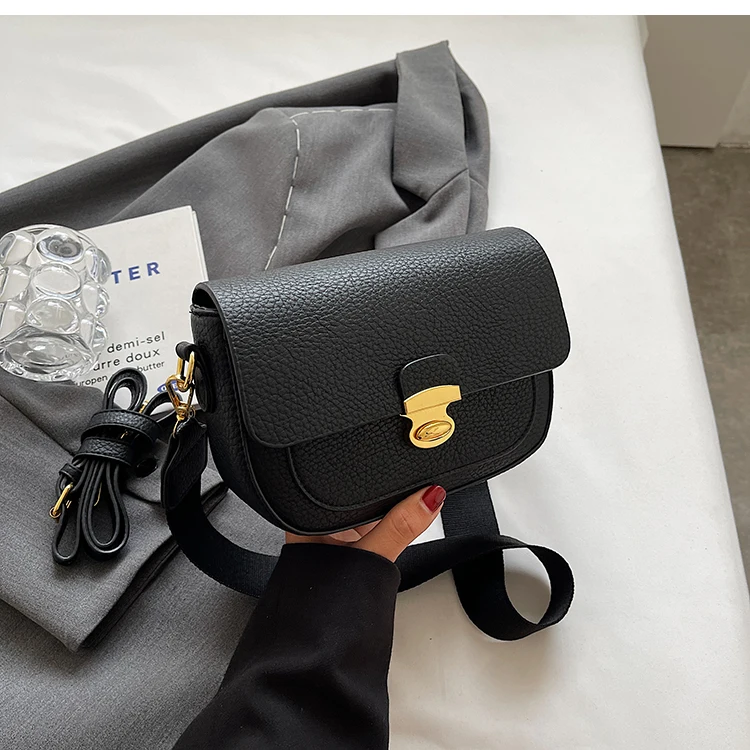 Small bag women 2023 new Korean version of small square bag wide shoulder strap fashion Joker shoulder Messenger bag Clemence
Small bag women 2023 new Korean version of small square bag wide shoulder strap fashion Joker shoulder Messenger bag Clemence