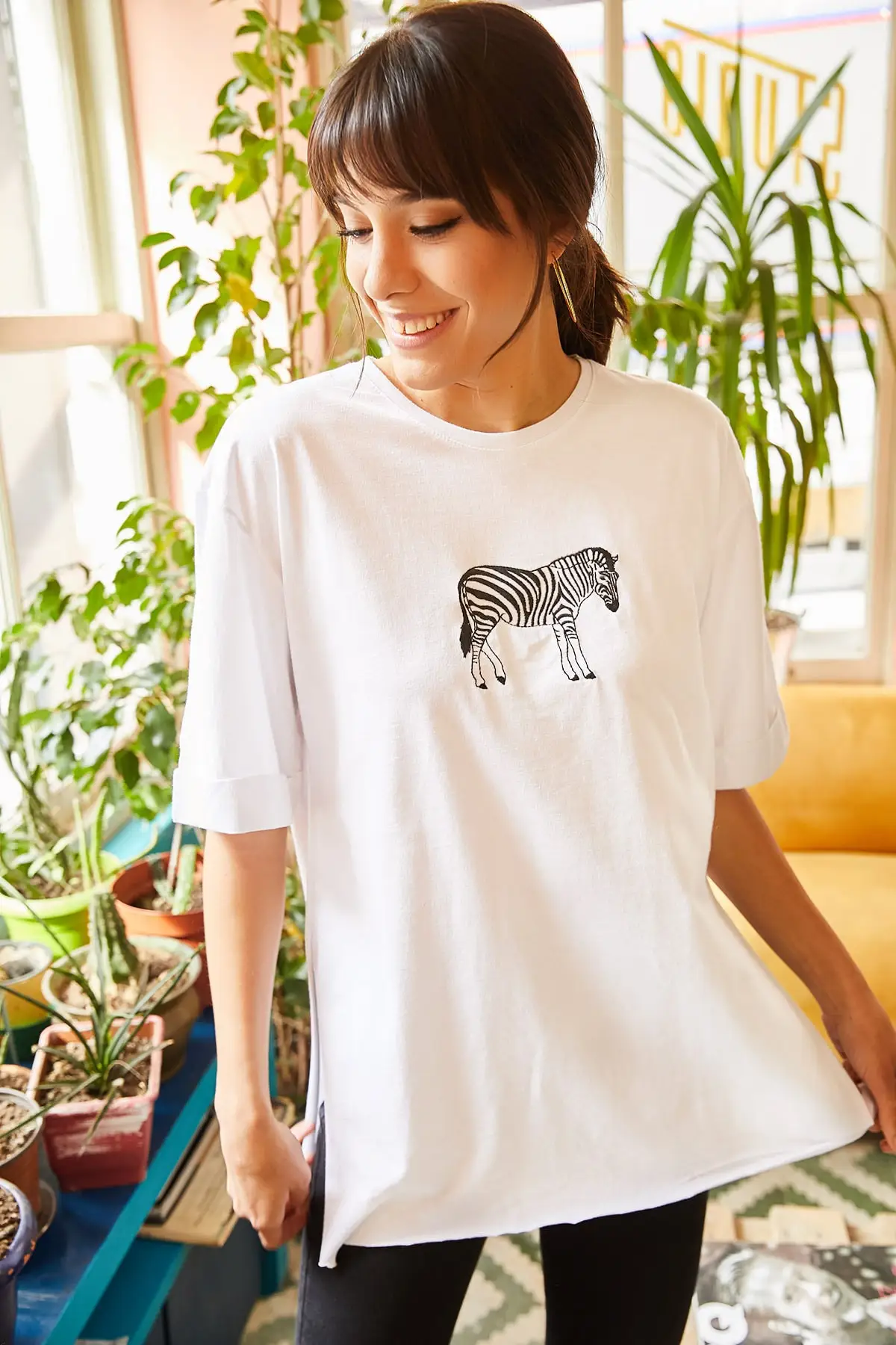 Women's White Zebra Embroidered Boyfriend T-shirt Casual Wear Summer Fashion Casual Sports Style Teenager Clothing New Fashion
Women's White Zebra Embroidered Boyfriend T-shirt Casual Wear Summer Fashion Casual Sports Style Teenager Clothing New Fashion