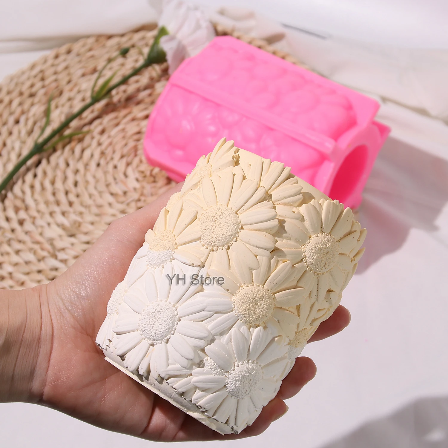 Pot Garden Concrete Designs Silicone Molds Sunflowers Pattern Pen Holder Plaster Candle Containers Concrete Molds for Home Decor
Pot Garden Concrete Designs Silicone Molds Sunflowers Pattern Pen Holder Plaster Candle Containers Concrete Molds for Home Decor