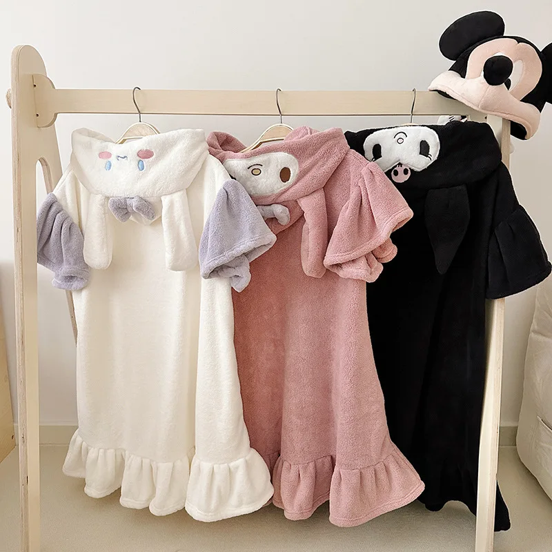 Kawaii My Melody Kuromi Cinnamoroll плюшевый детский халат аниме Sanrio милые пижамы с капюшоном для родителей и детей
Kawaii My Melody Kuromi Cinnamoroll плюшевый детский халат аниме Sanrio милые пижамы с капюшоном для родителей и детей