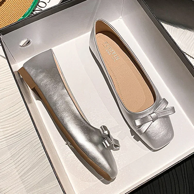 Новинка весна-осень 2023, стильные маленькие туфли на плоской подошве, нежные женские туфли с глубоким вырезом, французская обувь
Новинка весна-осень 2023, стильные маленькие туфли на плоской подошве, нежные женские туфли с глубоким вырезом, французская обувь