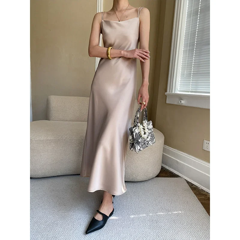Chic Chinese Ribbon Sling Dresses Satin Gloss Drape Summer Slash Neck High Waist Sexy Dress Adjustable Strap Suspenders Sundress
Chic Chinese Ribbon Sling Dresses Satin Gloss Drape Summer Slash Neck High Waist Sexy Dress Adjustable Strap Suspenders Sundress