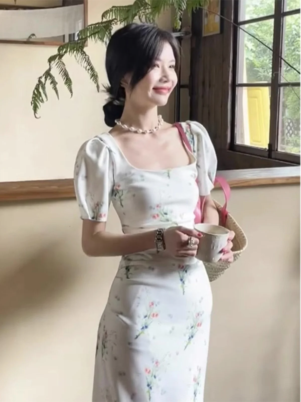 2024 New Summer Square Neck Bubble Sleeves Wrap Up Waist to Show Body Dress French Elegant Style Dress
2024 New Summer Square Neck Bubble Sleeves Wrap Up Waist to Show Body Dress French Elegant Style Dress