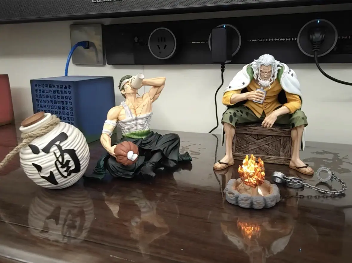 15cm One Piece Silvers Rayleigh Figure Shanks Anime Figures Pvc Statue Action Figurine Collectible Model Decoration Kids Toy
15cm One Piece Silvers Rayleigh Figure Shanks Anime Figures Pvc Statue Action Figurine Collectible Model Decoration Kids Toy