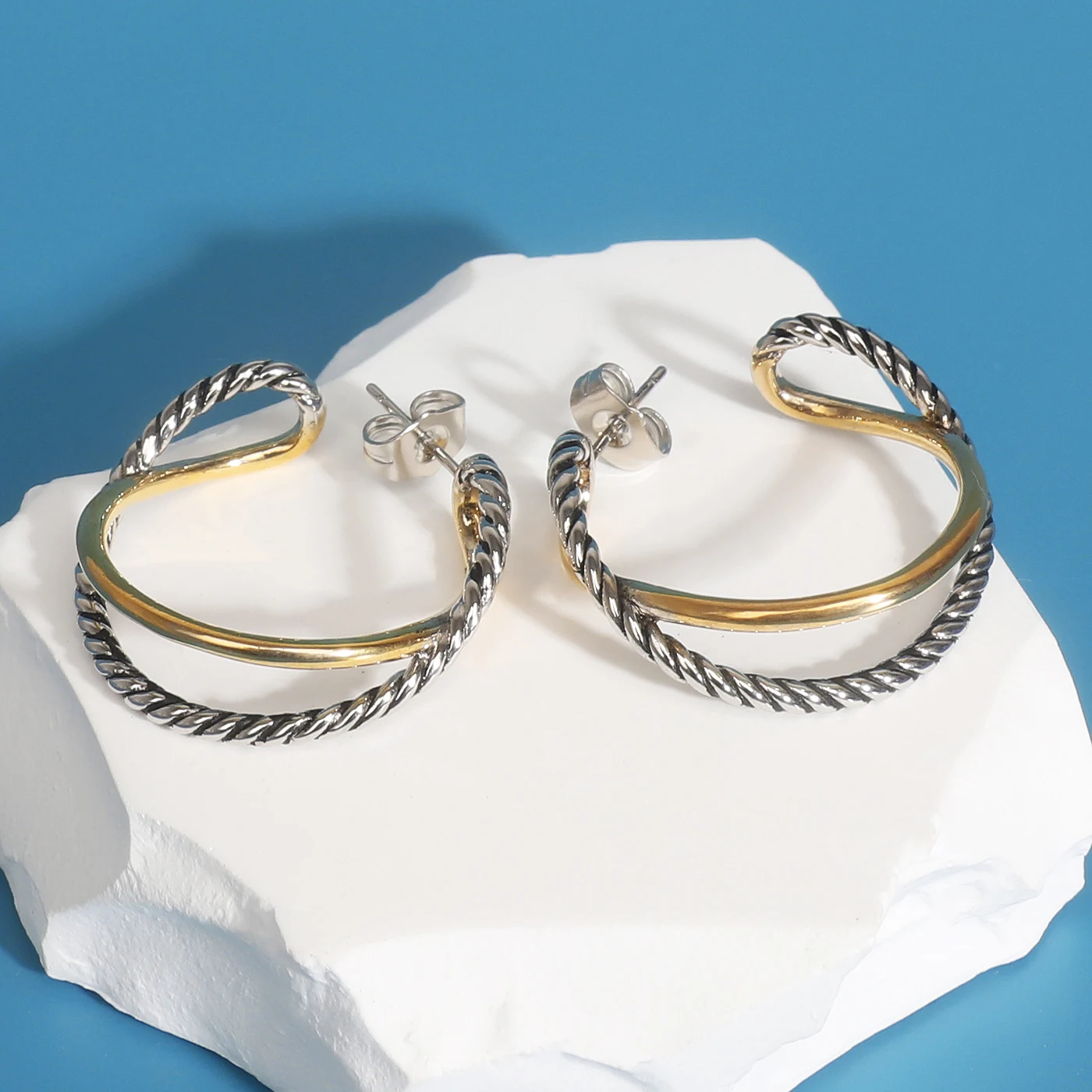 Vintage hoop Earrings Europe and the United States Popular New Line Fashion All-match Earrings For Women
Vintage hoop Earrings Europe and the United States Popular New Line Fashion All-match Earrings For Women