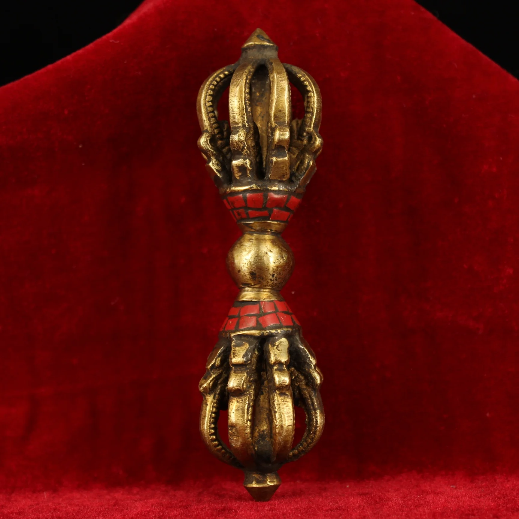 5"Tibetan Temple Collection Old Bronze Cinnabar Mosaic Gem Turquoise Nine Shares Dorje Vajra Amulet Dharam Town house Exorcism
5"Tibetan Temple Collection Old Bronze Cinnabar Mosaic Gem Turquoise Nine Shares Dorje Vajra Amulet Dharam Town house Exorcism