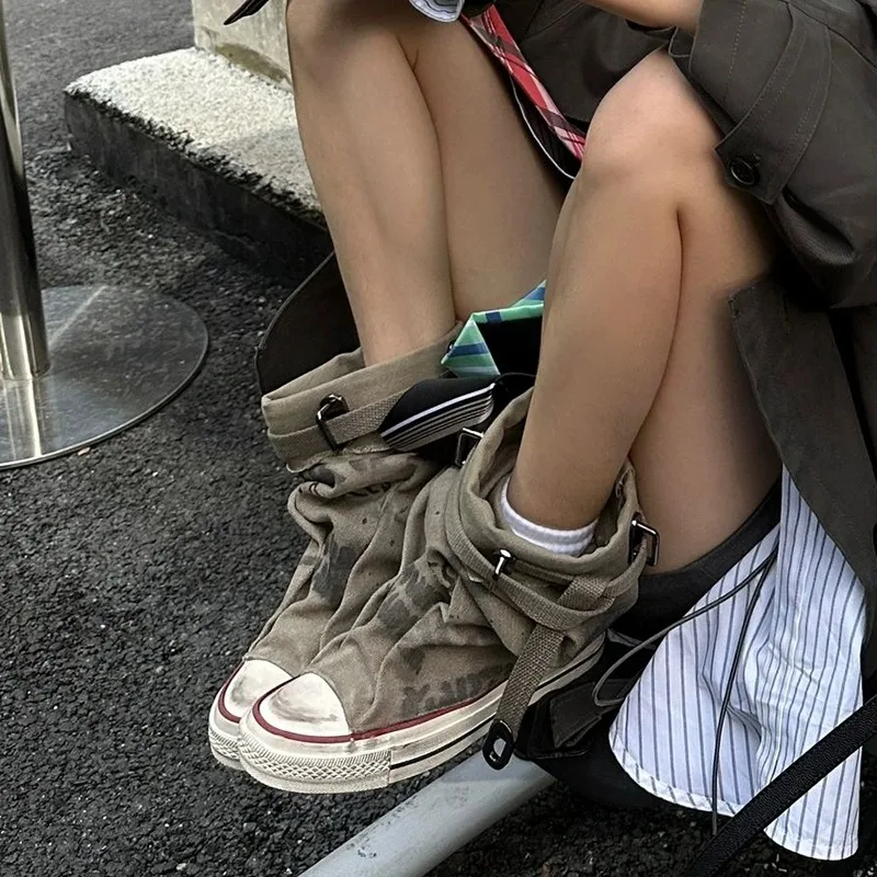 Niche Design Graffiti High Top Sneakers Belt Buckle Canvas Women Shoes Versatile Pleated Trouser Boots Rubber Sole Flats
Niche Design Graffiti High Top Sneakers Belt Buckle Canvas Women Shoes Versatile Pleated Trouser Boots Rubber Sole Flats