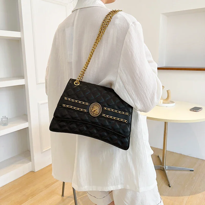 Light Luxury Rhombus Chain Handbag 100% Leather Women's Small Bag 2024 New High-class Versatile One-shoulder Satchels Sac Gg Cc
Light Luxury Rhombus Chain Handbag 100% Leather Women's Small Bag 2024 New High-class Versatile One-shoulder Satchels Sac Gg Cc