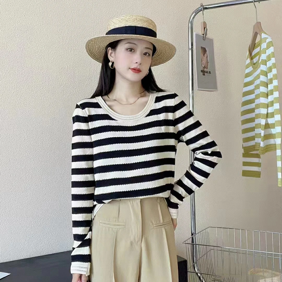 Autumn Winter Contrast Stripe Long Sleeve Women Sweaters Large Size Hollow Knitted Top Vintage Round Neck Loose Bottoming Shirt
Autumn Winter Contrast Stripe Long Sleeve Women Sweaters Large Size Hollow Knitted Top Vintage Round Neck Loose Bottoming Shirt