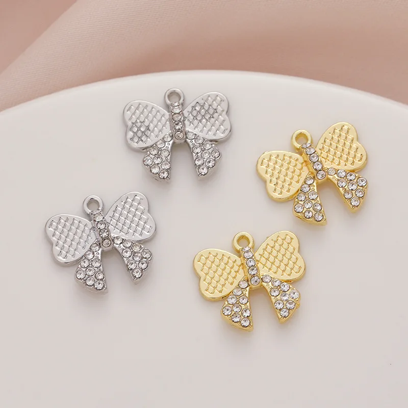 Free Shipping 50pcs 15*15mm Crystal Rhinestones Paved Bright Metal Alloy Jewelry Beads Ribbon Tie Bow Shape DIY Necklace Pendant
Free Shipping 50pcs 15*15mm Crystal Rhinestones Paved Bright Metal Alloy Jewelry Beads Ribbon Tie Bow Shape DIY Necklace Pendant