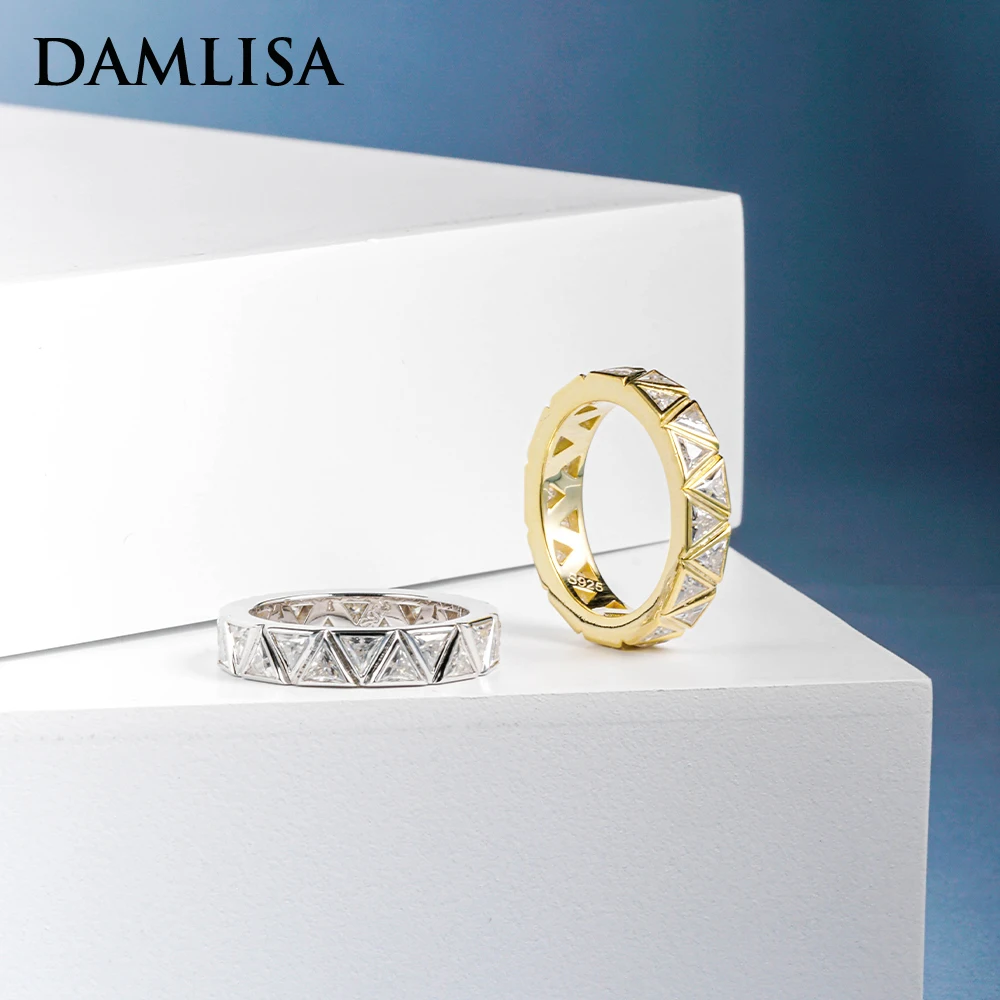 DAMLISA 3x3mm 2.4cttw D Color Triangle Cut Moissanite Wedding Band Rings For Women 925 Sterling Silver Engagement Eternity Ring 
DAMLISA 3x3mm 2.4cttw D Color Triangle Cut Moissanite Wedding Band Rings For Women 925 Sterling Silver Engagement Eternity Ring