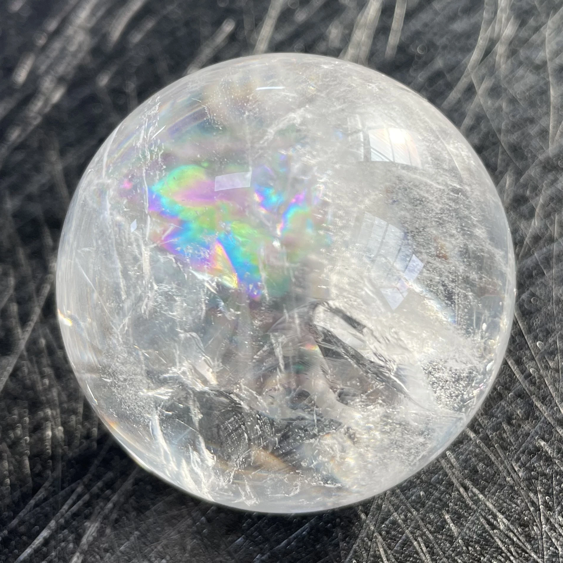 206g Natural Stone Clear Quartz Ball Polished Rainbow Sphere Crystal Ball Reiki Healing Gift Room Decor Fengshui Y1948 
206g Natural Stone Clear Quartz Ball Polished Rainbow Sphere Crystal Ball Reiki Healing Gift Room Decor Fengshui Y1948