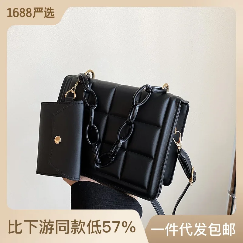 

Women's bag indentation square shoulder bag new fashion solid color chain bag small square bag simple leisure crossbody bag