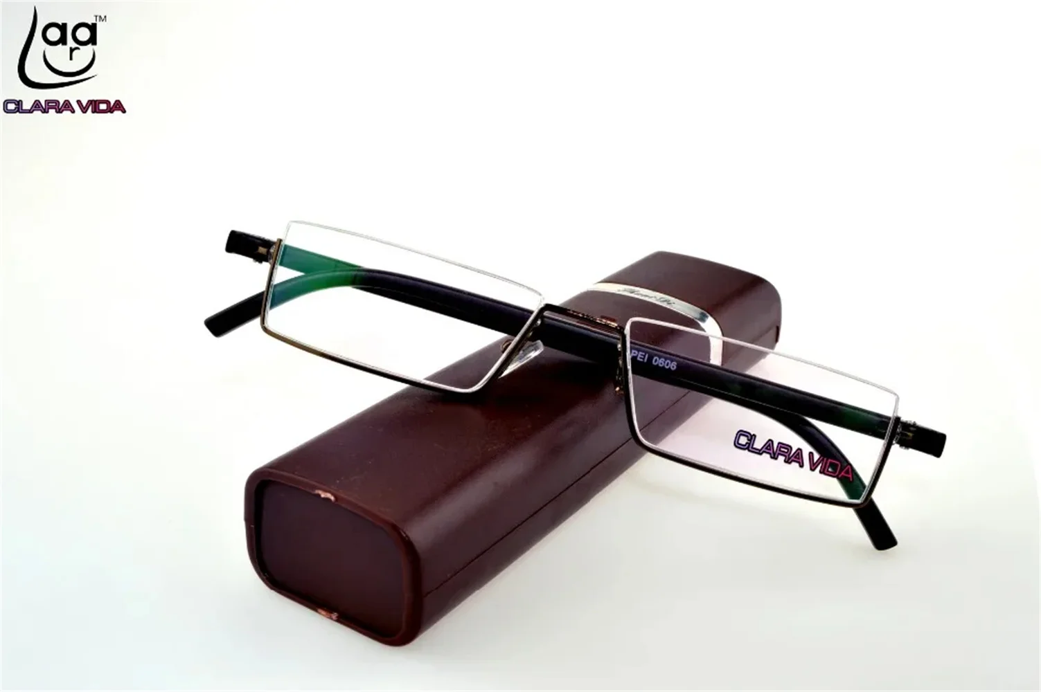 Reading Glasses With Case New Model Multicoating Seim-rim Frame Business High Grade Ultra Light Alloy +1+1.5+2+2.5+3+3.5+4
Reading Glasses With Case New Model Multicoating Seim-rim Frame Business High Grade Ultra Light Alloy +1+1.5+2+2.5+3+3.5+4