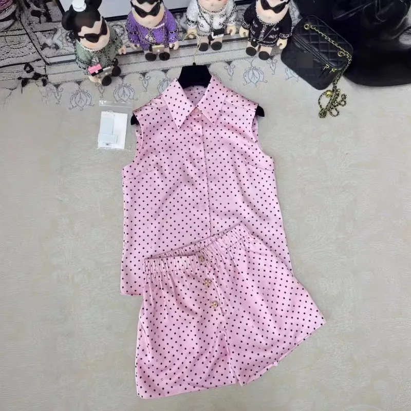Pink polka dot sleeveless lapel vest shirt and shorts high quality luxury niche designer brand old money style
Pink polka dot sleeveless lapel vest shirt and shorts high quality luxury niche designer brand old money style