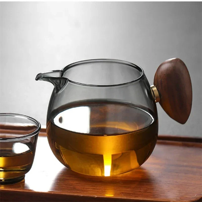 

300ML Heat-resistant Glass Tea Pitcher Fair Cup With Wooden Handle Justice Cup Chahai Kung Fu Teacup Tea Set Accessories Teaware