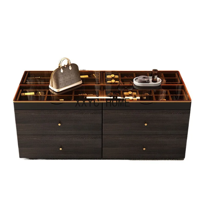 Роскошный минималистичный шкафчик в итальянском стиле
Роскошный минималистичный шкафчик в итальянском стиле