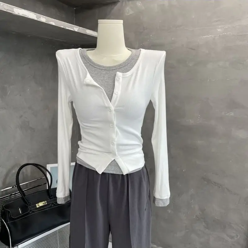 BEENLE Spring Woman Fake Two Tops Cardigan Long-sleeved T-shirt Women's Leggings Autumn Clothes New Korean Fashion T-shirt
BEENLE Spring Woman Fake Two Tops Cardigan Long-sleeved T-shirt Women's Leggings Autumn Clothes New Korean Fashion T-shirt