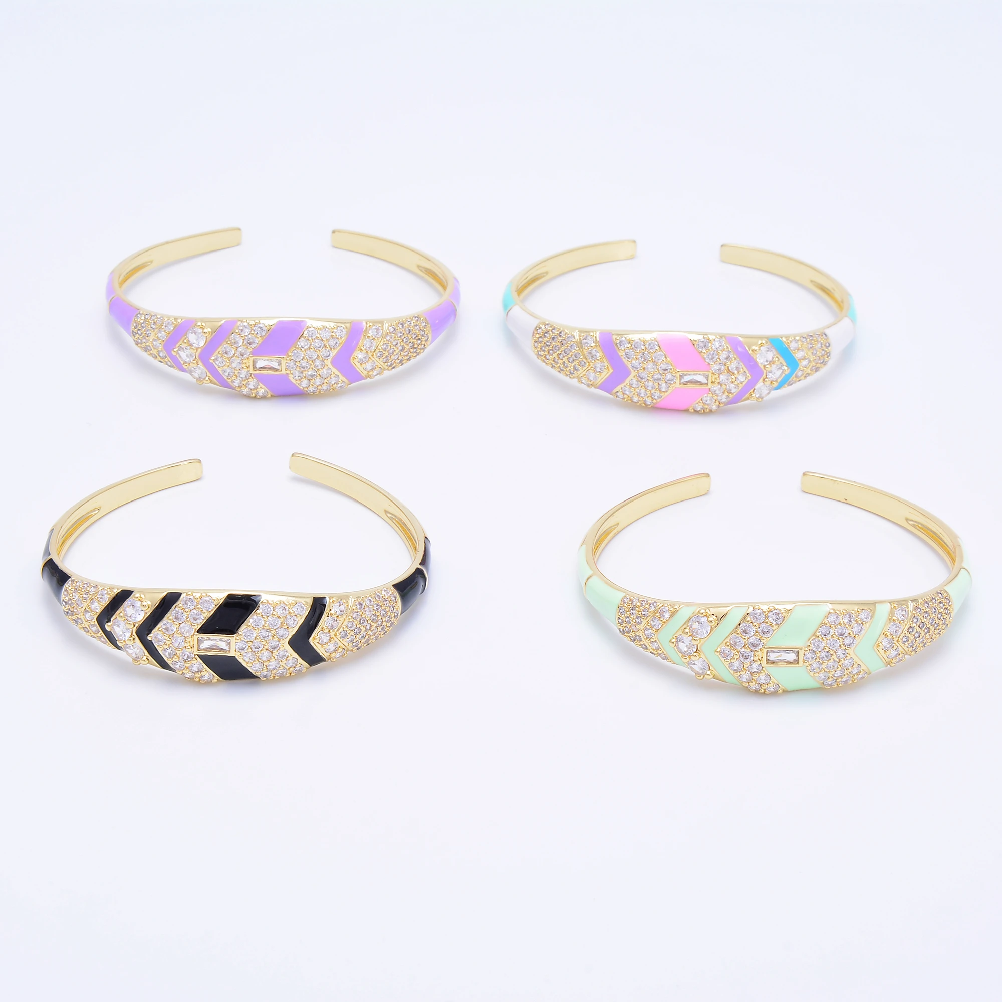 Luxury Bangles for Women Micro Setting Zircon Gold-color Brass Jewelry Accessories Open Bracelet Enamel Colored Directional Sign
Luxury Bangles for Women Micro Setting Zircon Gold-color Brass Jewelry Accessories Open Bracelet Enamel Colored Directional Sign