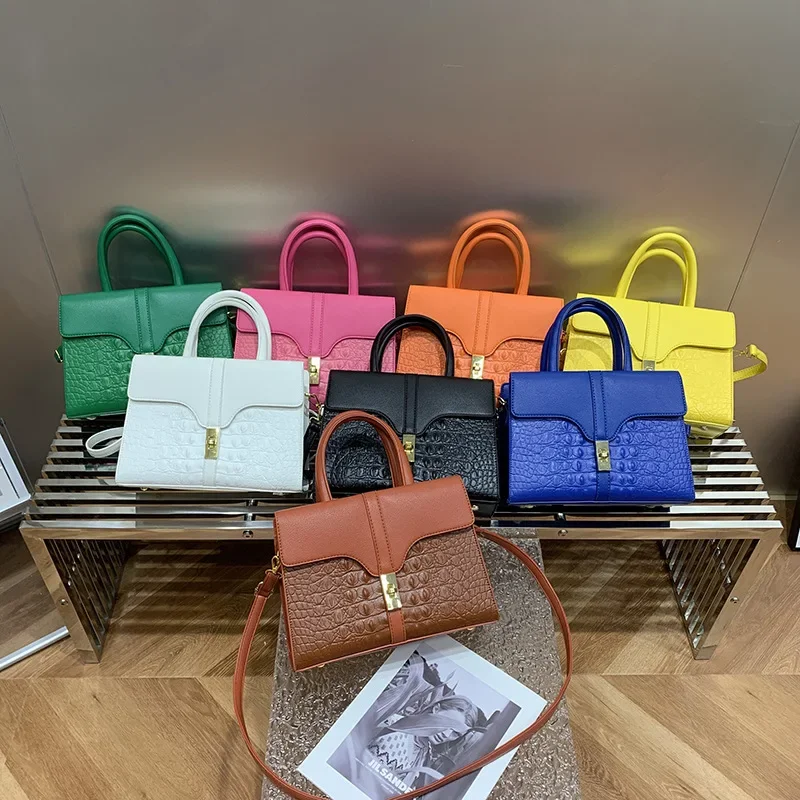 

Large Capacity Handbags for Women's 2024 Amazon New Embossed Retro Handbag Fashion design Shoulder Crossbody Bag luxurious purse
