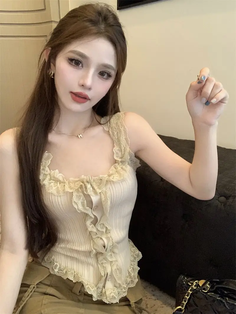 Pure Desire Spicy Girl Lace Lace Suspender Vest for Women's Autumn New Slim Fit and Unique Temperament Sleeveless Outerwear Top
Pure Desire Spicy Girl Lace Lace Suspender Vest for Women's Autumn New Slim Fit and Unique Temperament Sleeveless Outerwear Top