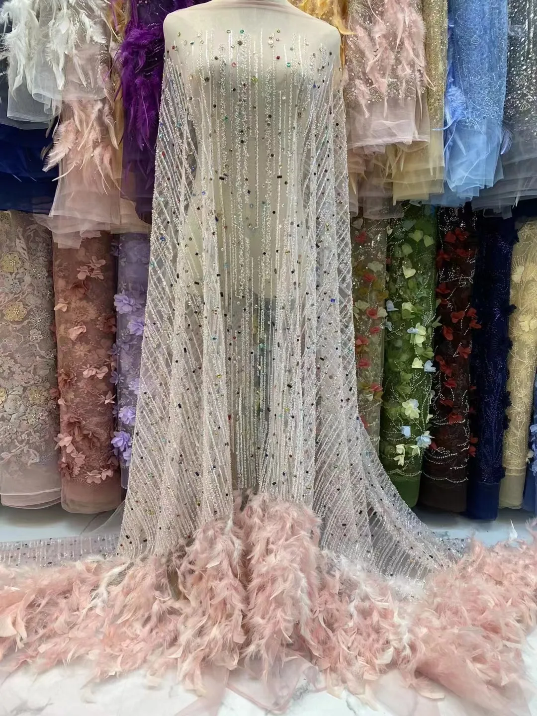 Top quality Beads Diamonds Lace with Feathers Embroidery French Tulle Net African Lace Fabric For Evening Dresses Weddings Party
Top quality Beads Diamonds Lace with Feathers Embroidery French Tulle Net African Lace Fabric For Evening Dresses Weddings Party