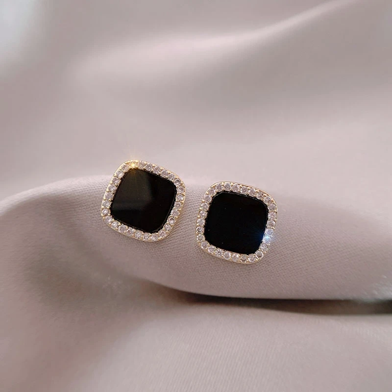 Geometric Stud Earrings Women Daily Wear Party Shiny Cubic Zirconia Ear Piercing Accessories Fashion Contracted Jewelry Geometric Stud Earrings Women Daily Wear Party Shiny Cubic Zirconia Ear Piercing Accessories Fashion Contracted Jewelry