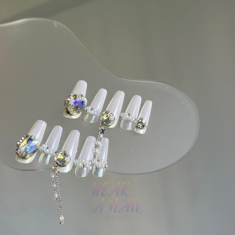 Handmade Press on Nail Luxury White With Zircon Star Chain Pendant Wedding Fake Nail Reusable Long Full Cover Artificial Art Tip
Handmade Press on Nail Luxury White With Zircon Star Chain Pendant Wedding Fake Nail Reusable Long Full Cover Artificial Art Tip