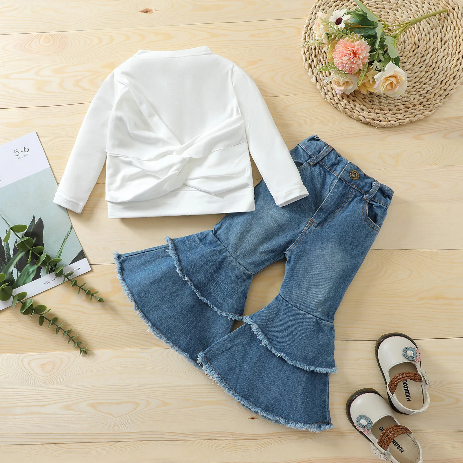 Baby Girl Clothes Fall Suit For Girls 2023 New Girls' Mid-Neck Halter Long-Sleeved Flared Jeans 2Pcs Kids Clothes Girls 2-6Years
Baby Girl Clothes Fall Suit For Girls 2023 New Girls' Mid-Neck Halter Long-Sleeved Flared Jeans 2Pcs Kids Clothes Girls 2-6Years