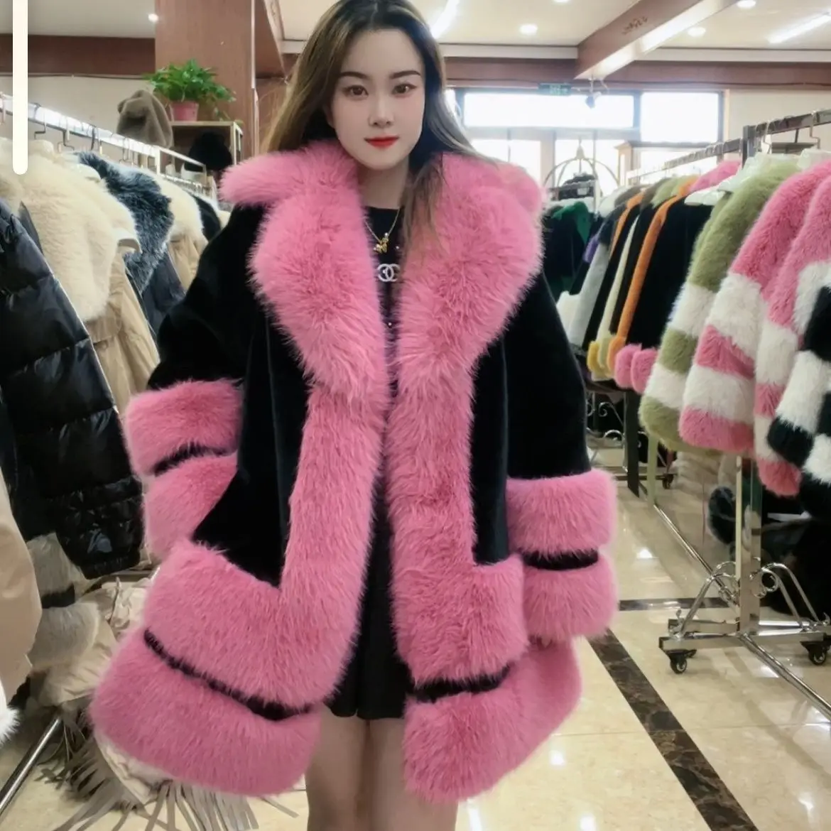 new anti-season thin fashion high-grade color collision fur with temperament Korean loose jacket female senior sense
new anti-season thin fashion high-grade color collision fur with temperament Korean loose jacket female senior sense