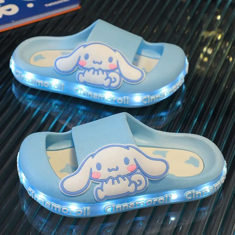 Sanrio Cinnamoroll Sandals Slippers Flash Glow Rubber Turn On The Light Light Anti-Slip Wear-Resistant Pattern Fashion Cartoon
Sanrio Cinnamoroll Sandals Slippers Flash Glow Rubber Turn On The Light Light Anti-Slip Wear-Resistant Pattern Fashion Cartoon