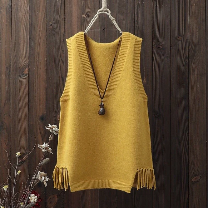NEW Women Sweater Vest Spring Autumn Women Short Loose Knitted Sweater Sleeveless Ladies V-Neck Pullover Tops Female Outerwear
NEW Women Sweater Vest Spring Autumn Women Short Loose Knitted Sweater Sleeveless Ladies V-Neck Pullover Tops Female Outerwear