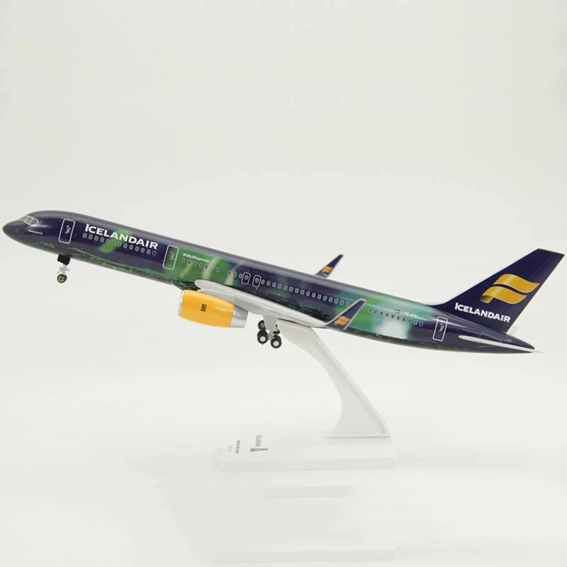 

1:150 Scale Iceland B757-200 Boeing Aviation Plastic Material 31.5 cm Simulation Of Passenger Aircraft Model Souvenirs Decorativ